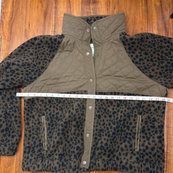 Abercrombie And Fitch Leopard Deep Pile Snap Button Jacket Size XL - Picture 8 of 10